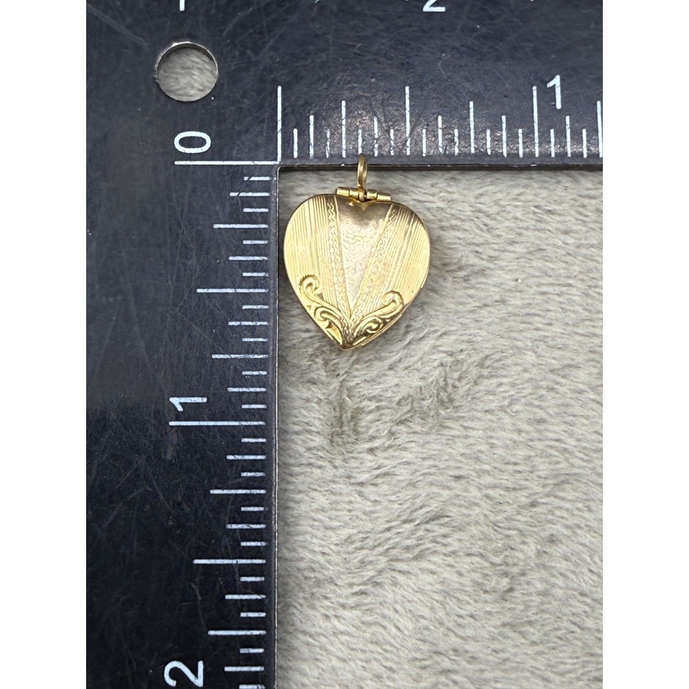 Vintage Gold Filled Heart Locket Engraved - Picture 3 of 9